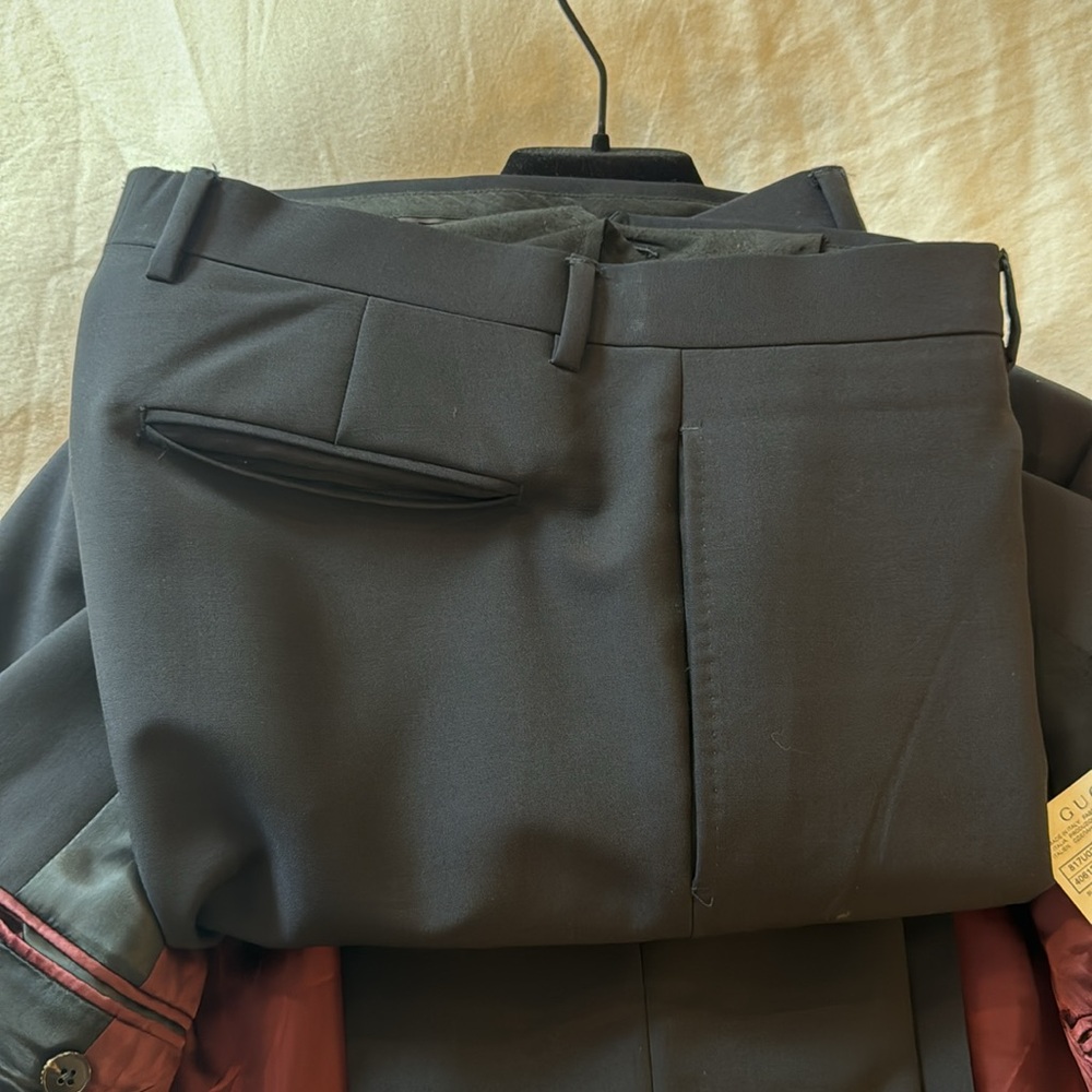 Gucci Suit - Picture 5 of 7